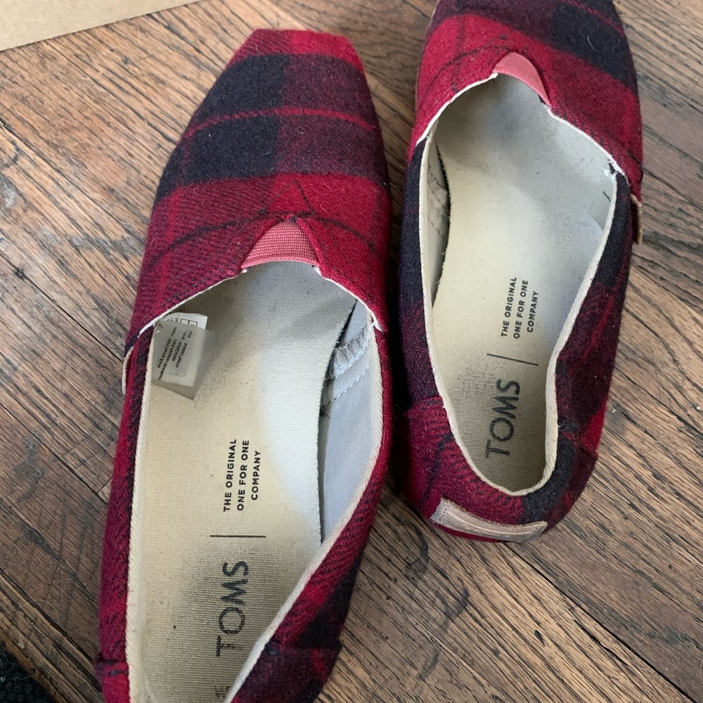 Toms - Picture 3 of 3